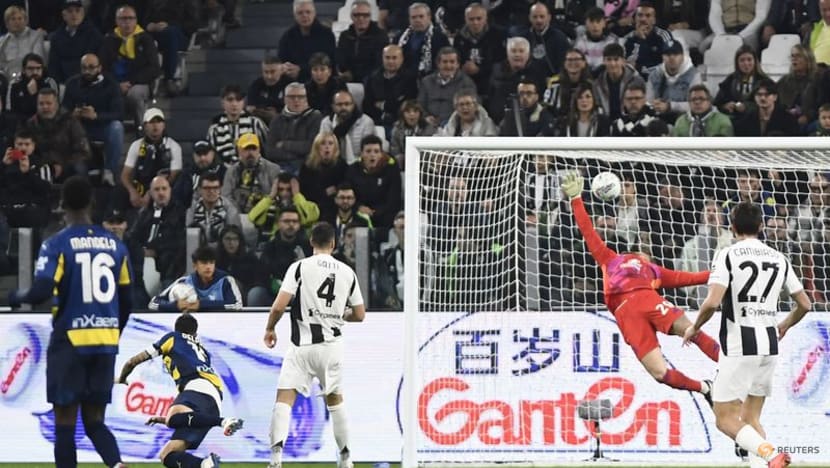Juventus lose ground in title race after 2-2 draw with Parma