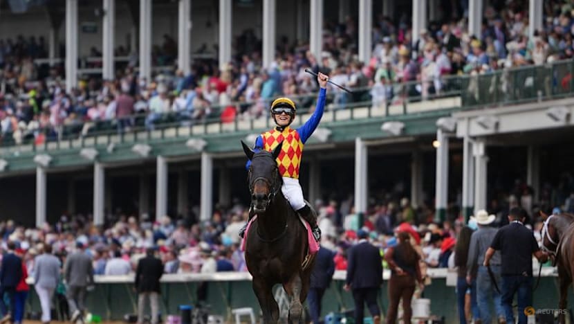 Horse racing-Golden Tempo wins thrilling Kentucky Derby as trainer DeVaux breaks barrier