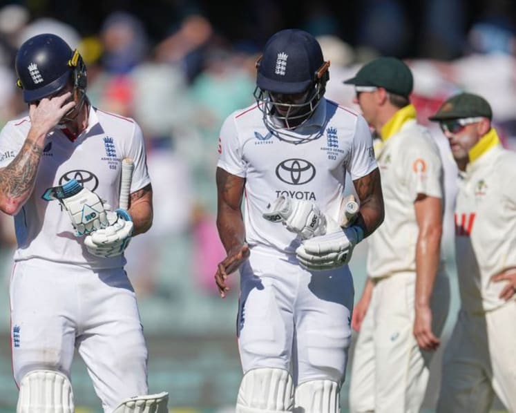 England's Ashes hopes hanging by a thread as Australia press for victory in Adelaide