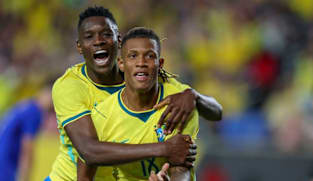 Brazil score twice late on to beat Croatia 3-1 in World Cup tune-up