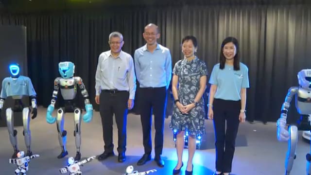 科学中心举办RoboFest 六款机器人与访客互动
