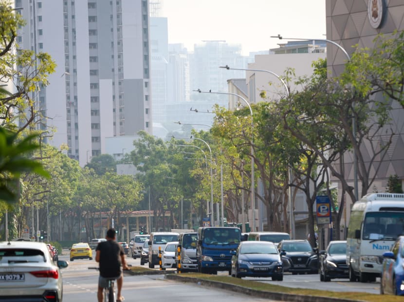 The haze seen from Balestier Road at around 5pm, Oct 8, 2023.