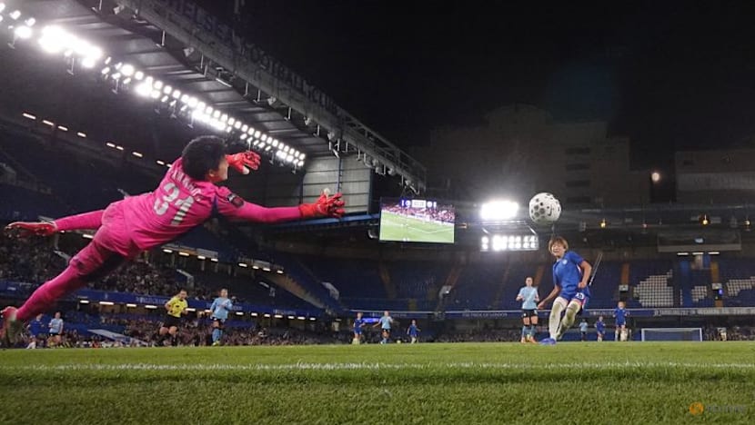 Chelsea off to winning WSL start with 2-1 victory over Man City