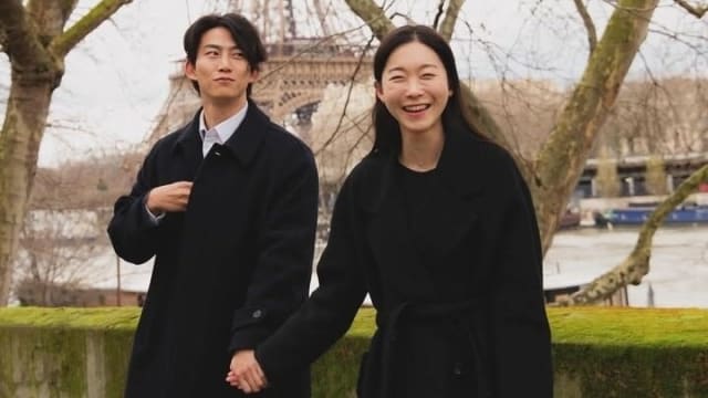2PM玉泽演巴黎求婚！浪漫画面近1年后外流，女友清秀模样首曝光