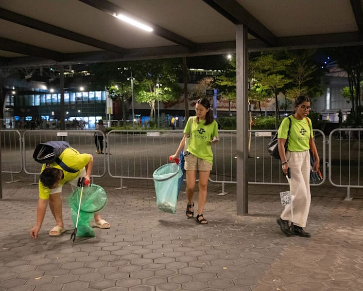 Nobody said it was easy: Volunteers organise hour-long trash clean-up operation after Coldplay concert in Singapore