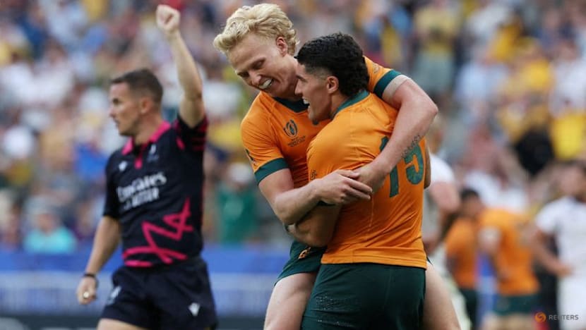 Australia coach Schmidt backs returning Gordon to 'throw himself in'