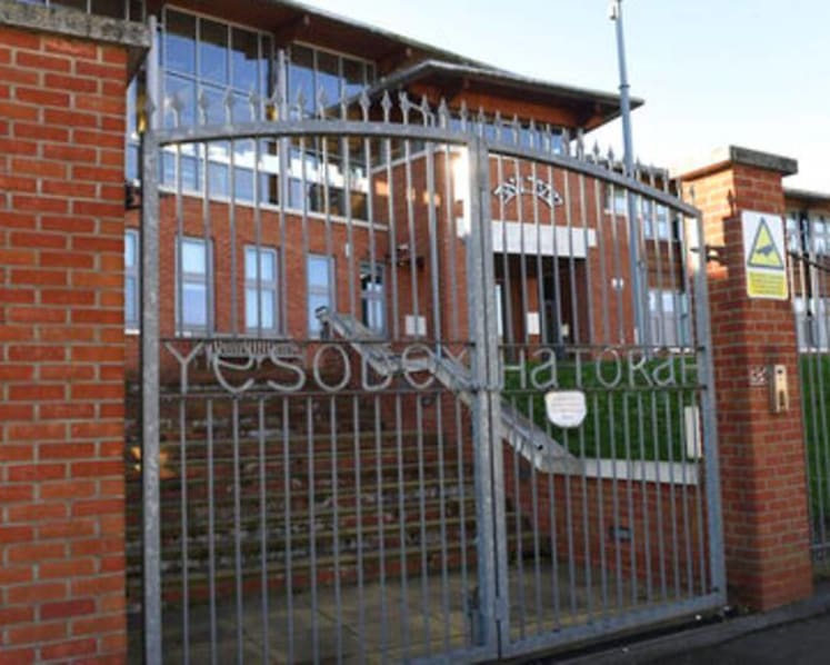 UK police break up COVID-19 lockdown-flouting wedding with 400 guests