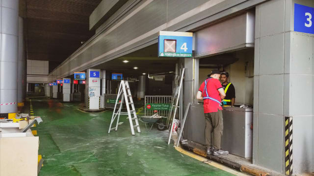 新山关卡车辆入境处进行提升工程 部分柜台暂时关闭