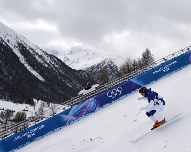 Freestyle skiing-Japan's Horishima tops moguls qualifying, Kingsbury and Wallberg also advance