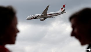 Bangladesh orders 25 Boeing planes, Airbus eyes deals