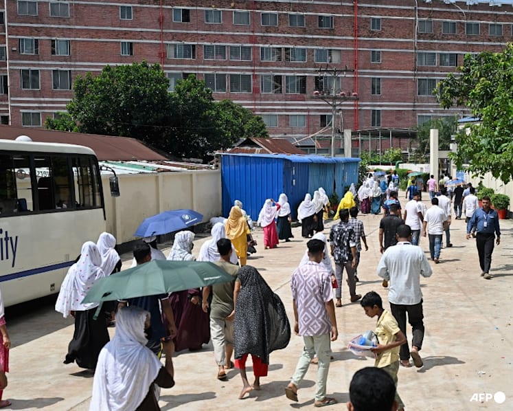 Factories shed workers in Bangladesh garment sector Factories shed workers in Bangladesh garment sector