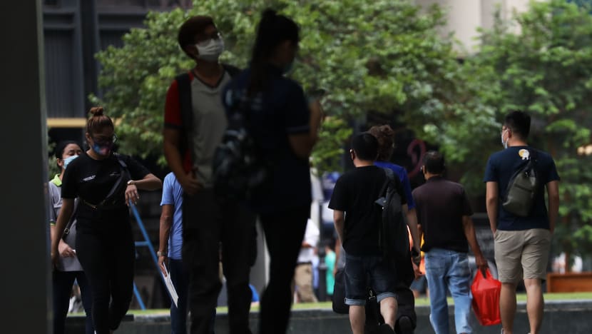 Covid-19: 2,038 new cases and 6 more deaths in Singapore; weekly infection growth rate at 0.90