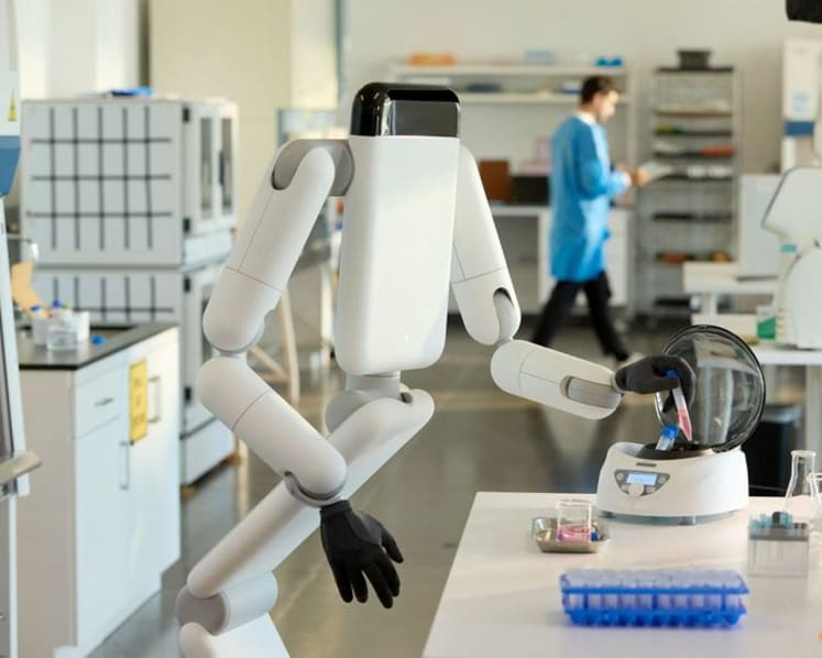 French startup bets on non-humanoid design in crowded AI robot race
