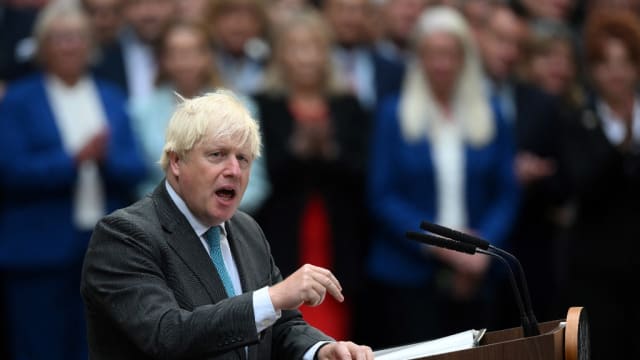 英国前首相约翰逊宣布不竞逐保守党党魁
