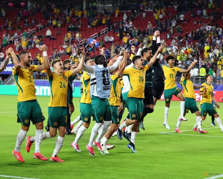 Australia reach World Cup knockouts after goalless draw with Paraguay