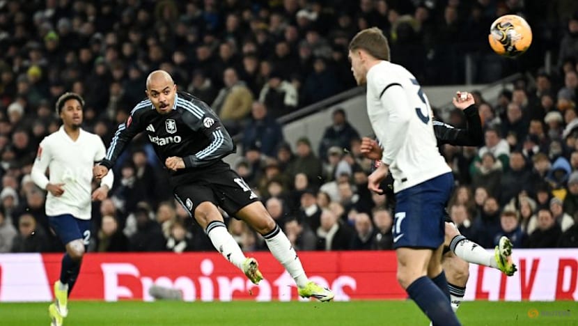 Malen joins Roma after a year at Villa