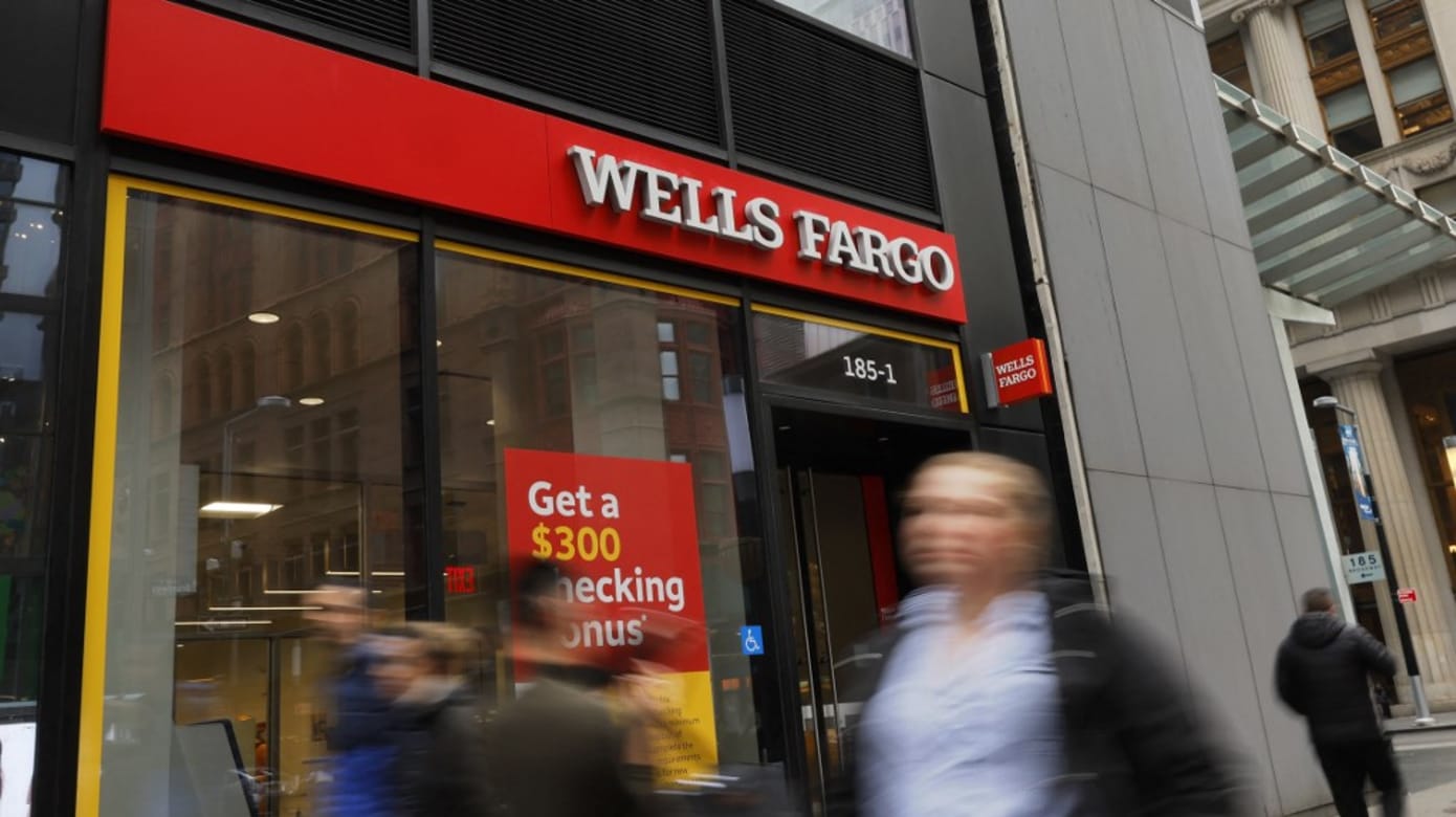 彭博社：用键盘模拟器制造积极工作假象富国银行十余员工被开除- 8world