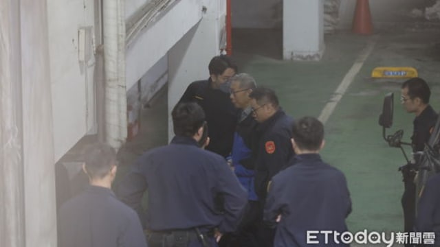 台湾检方正式起诉柯文哲 要求判刑坐牢28年半