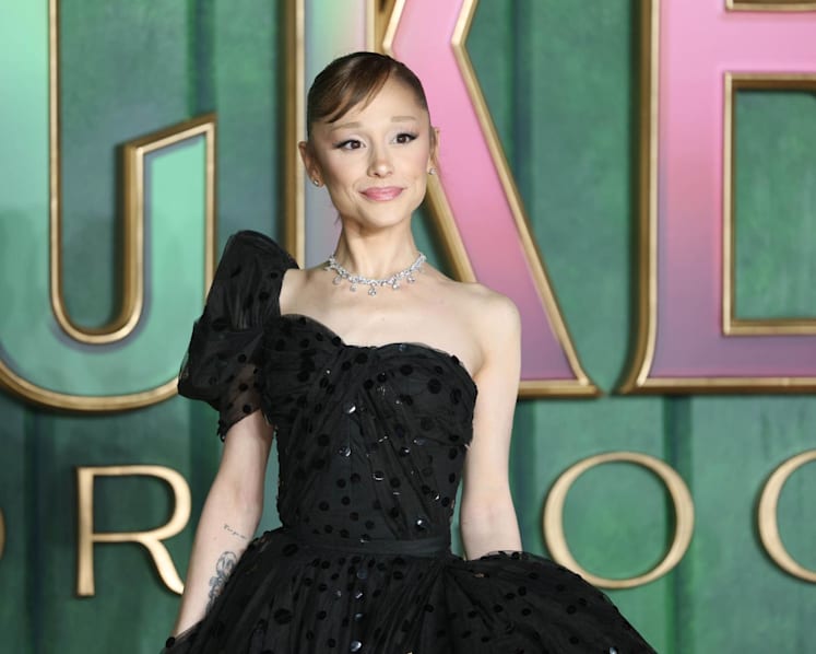Ariana Grande hempas rumor kesehatan dalam keputusannya rehat dari sorotan publik