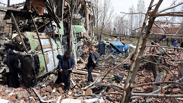 伊朗警告若平民目标遇袭 将采取更具毁灭性报复