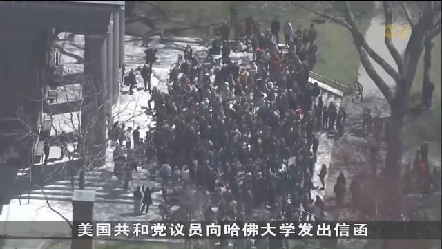 全美多地高校爆发示威 抗议政府限制学术自由