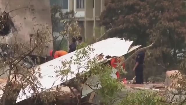 印度北部再次发生空难 一架直升机在喜马拉雅山脉坠毁