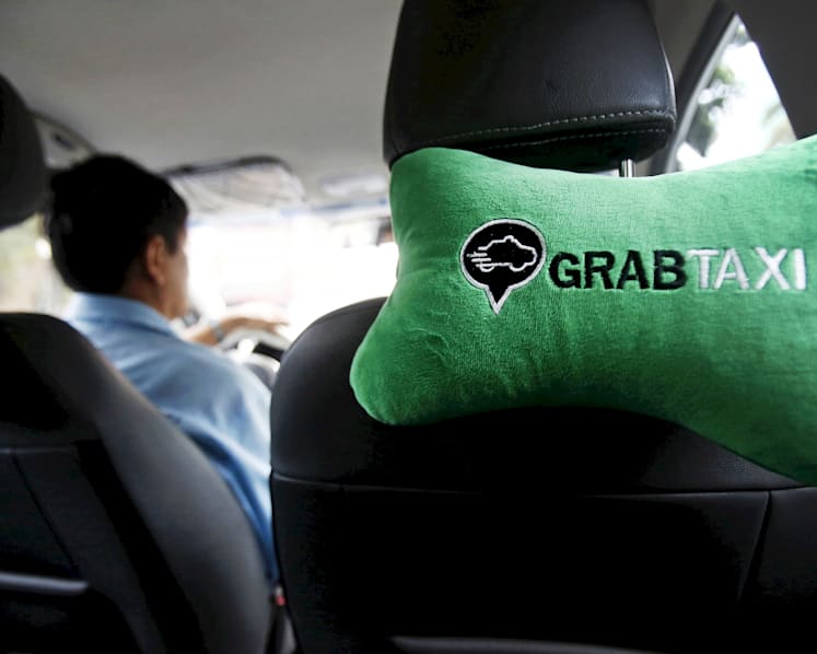 Spike in number of commuters opting for private hire vehicles over taxis