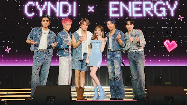 Energy与王心凌惊喜同台跳《爱你》，直呼是“演唱会最难的舞蹈”！