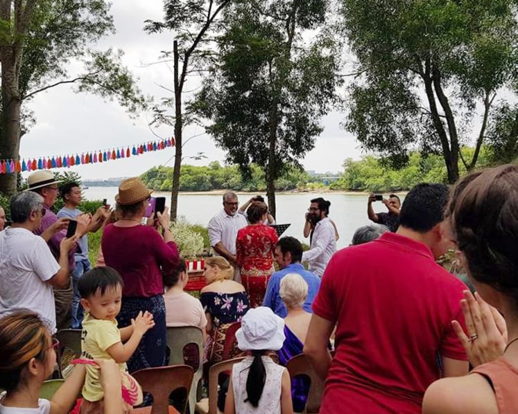 Ubinites and boatmen help make unusual wedding bash a reality