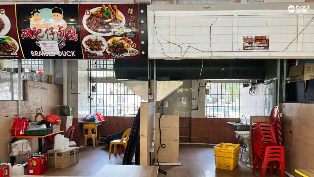 芽笼东四家咖啡店隔街相望 一边忙翻天一边冷清清