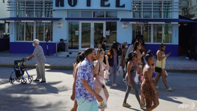 'Terlalu cepat' longgarkan sekatan COVID-19 punca kes naik di AS, kata penasihat pandemik