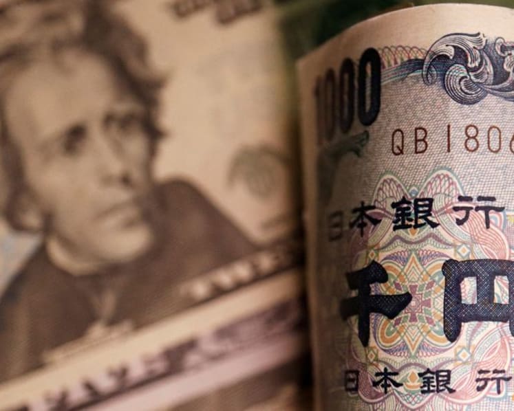 US-Iran tensions underpin dollar as yen nears 40-year low