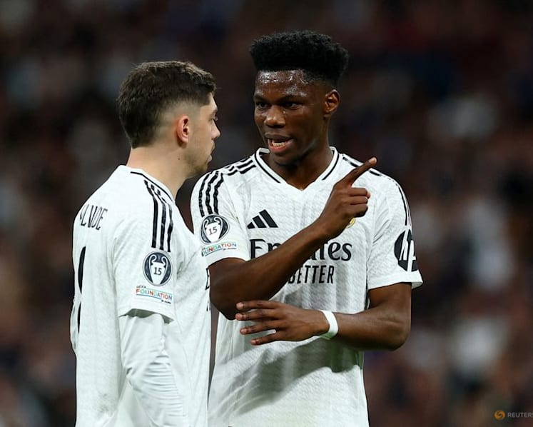 Real Madrid's Valverde suffers head injury after clash with Tchouameni