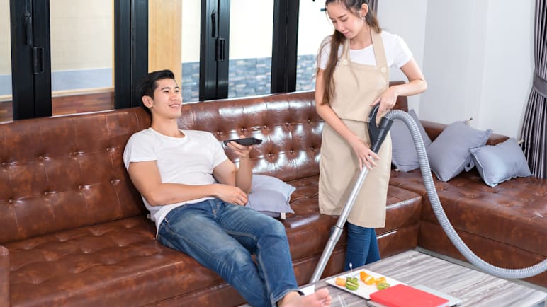 Riset global: Laki-laki Gen Z makin konservatif, anggap istri harus taat pada suami