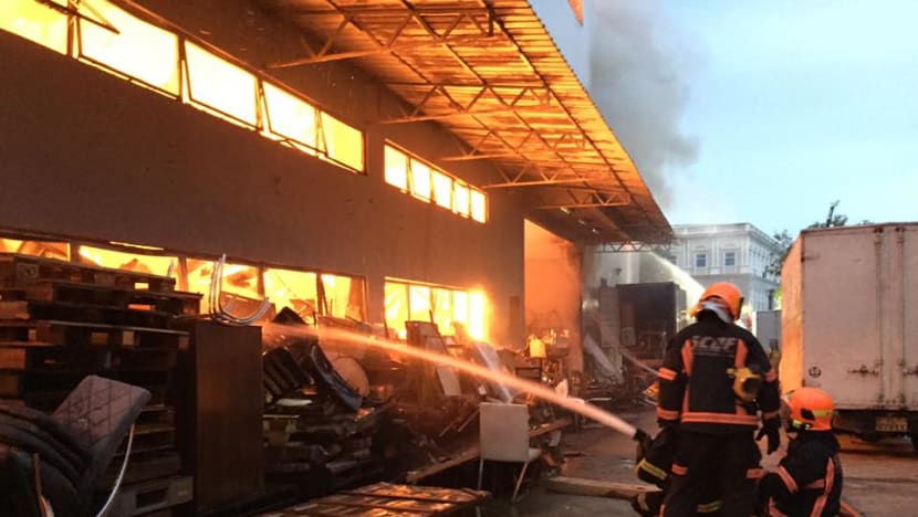 Fire destroys warehouse at Sungei Kadut, 7 rescued