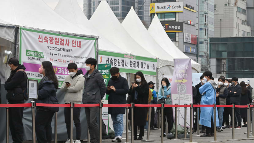 Jumlah kes baru COVID-19 di Korea Selatan turun, pemerintah longgarkan had perhimpunan privet