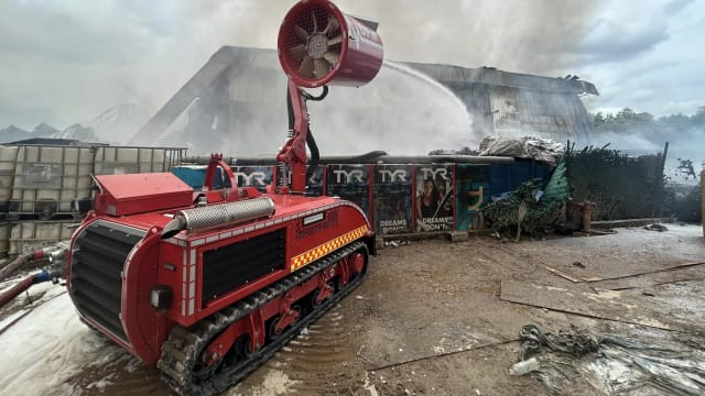 克兰芝回收厂火势已受控 民防部队：据评估建筑结构不稳 