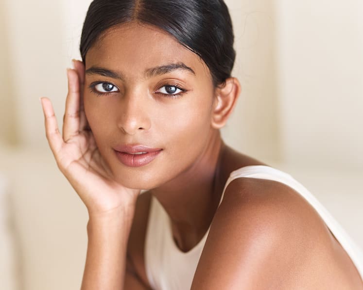 What is light-reflecting makeup? How to make it your secret to a natural, lit-from-within glow