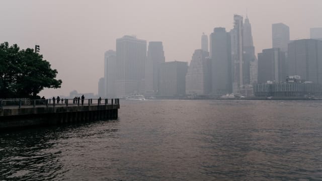 加拿大野火造成美国东岸空气污染 部分航班停飞