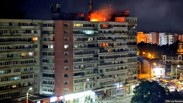 俄空袭行动波及罗马尼亚  无人机坠公寓起火
