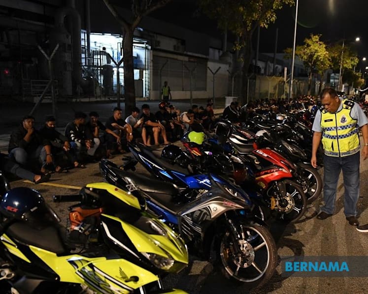 5 die in Penang after their motorcycles collide during suspected street race