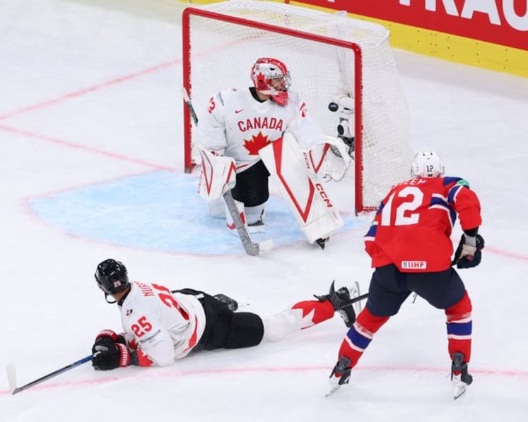 Ice hockey-Norway stun Canada to win sensational bronze at world championship