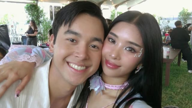 Coachella音乐节变约会现场？KATSEYE Sophia传与菲律宾内容创作者Leon Barretto热恋中