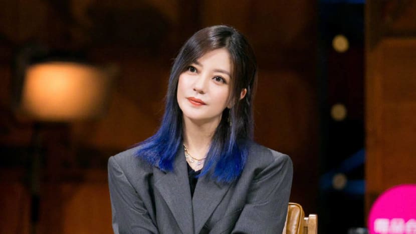 Vicki Zhao Has An Issue With Young Male Stars Replacing Female Celebs In Make-Up & Skincare Campaigns Vicki Zhao Has An Issue With Young Male Stars Replacing Female Celebs In Make-Up & Skincare Campaigns