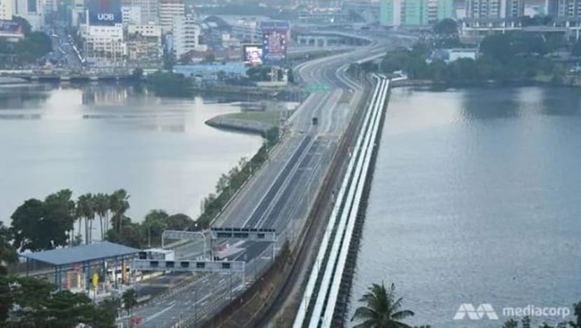 Aliran barangan, perkhidmatan antara S'pura-M'sia masih berjalan lancar Aliran barangan, perkhidmatan antara S'pura-M'sia masih berjalan lancar