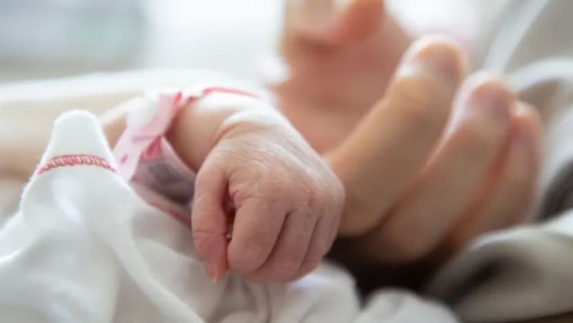 Kabinet M'sia setuju pinda perlembagaan berkaitan kerakyatan anak lahir di luar negara Kabinet M'sia setuju pinda perlembagaan berkaitan kerakyatan anak lahir di luar negara