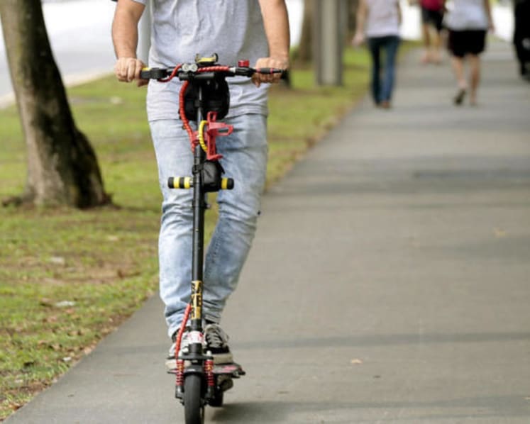Panel recommends theory test and minimum age requirement for e-scooter users
