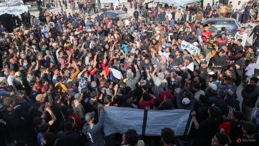 Militants warn against helping Israel with Gaza protests Militants warn against helping Israel with Gaza protests