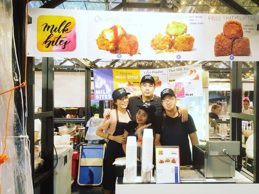 More young people setting up pasar malam stalls