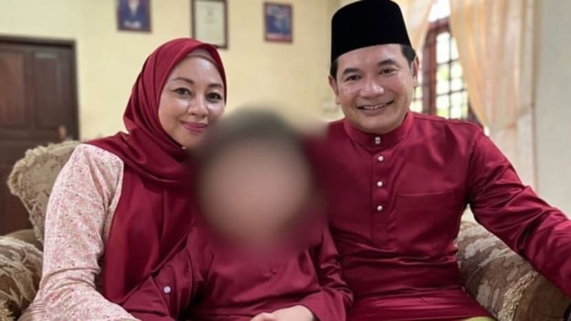Anak ditusuk jarum suntik: Eks menteri Malaysia klaim diancam karena berbicara isu nasional
